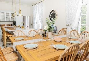 8BR Exceptional Villa w/ Heated Pool & 1Ha Park Vacation rental in Carcassonne