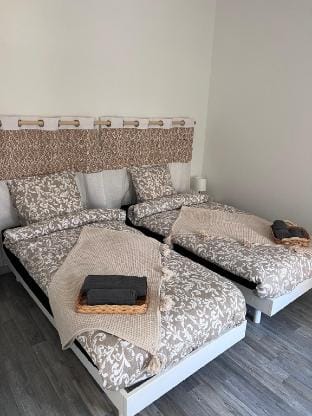 Private swimming pool and enclosed garden Vacation rental in Carcassonne