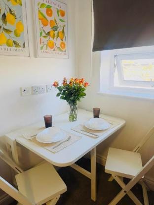 Central Studio: Walk to City & Hospital Vacation rental in Southampton
