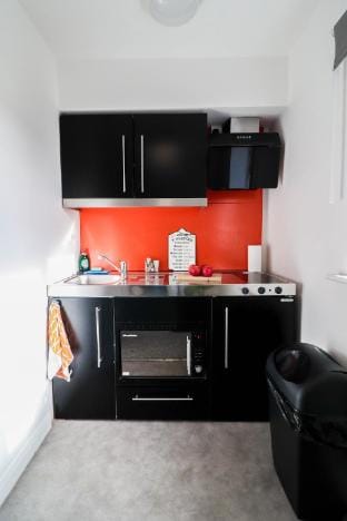 Modern 1-Bed Flat – Perfect Southampton Base Vacation rental in Southampton