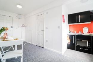 Modern 1-Bed Flat – Perfect Southampton Base Vacation rental in Southampton