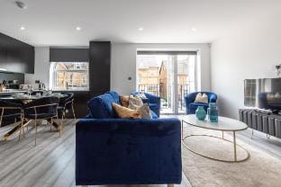Modern 2-Bed Flat + Parking Included Vacation rental in Staines-upon-Thames