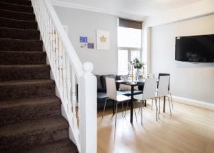 Work & Unwind – Cozy Contractor Stay Vacation rental in Luton