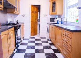 Work & Unwind – Cozy Contractor Stay Vacation rental in Luton