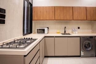 Two-bedroom apartment,LR, kitchen and side balcony Vacation rental in Saudi Arabia