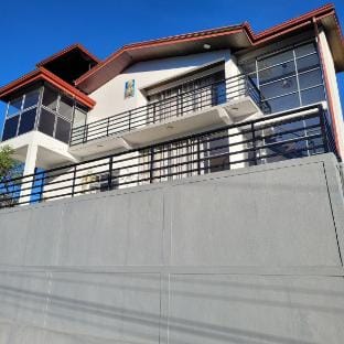 Nottingham Villa Vacation rental in Central Province
