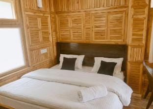 Stargazing Duplex | Peaceful Nature Retreat, Theog Vacation rental in Himachal Pradesh