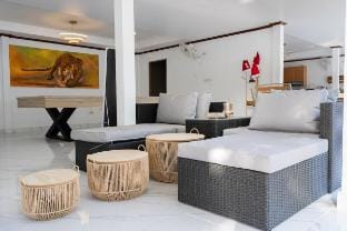 Luxure Villa Rooms 1 – Pool & Shared Kitchen Vacation rental in Sala Dan