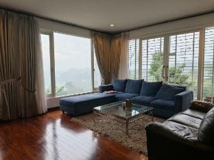 Papinari Villa Dago Resort Pakar 5br Private Pool Vacation rental in Bandung