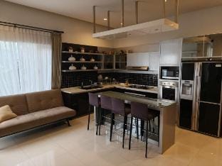 Papinari Villa Dago Resort Pakar 5br Private Pool Vacation rental in Bandung