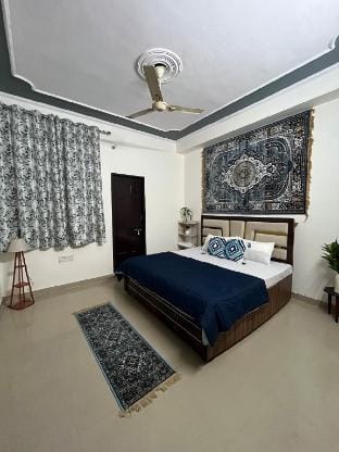 Stay HIGH / Party Ready 3BHK / Near SKIT Collage Vacation rental in Jaipur