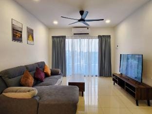 Ipoh Manhattan Condo, Pengkalan 4br12pax Vacation rental in Ipoh