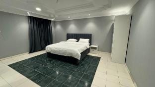 Bedroom and living room - Private entrance | 204 Vacation rental in Medina