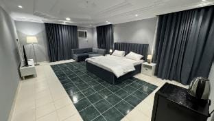 Bedroom with bathroom - Sari Street | 203 Vacation rental in Medina