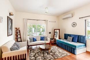 Noida private home with lush green garden Vacation rental in Noida