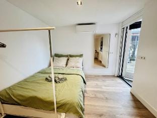 Stylish private studio with large bath near Nijmegen Centre Vacation rental in Nijmegen
