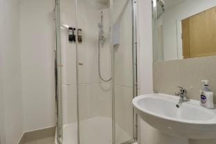 Stylish Self-Contain Studio in Portsea, Portsmouth Vacation rental in Portsmouth