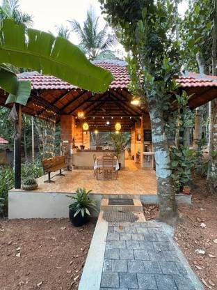 Boutique Farmstay with AC, WiFi & outdoor kitchen! Farm Stay in Mangaluru
