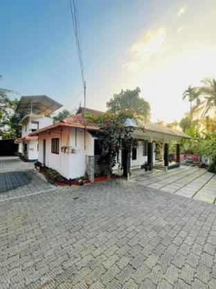 Edakkal Pool Villa Bed and Breakfast in Kerala