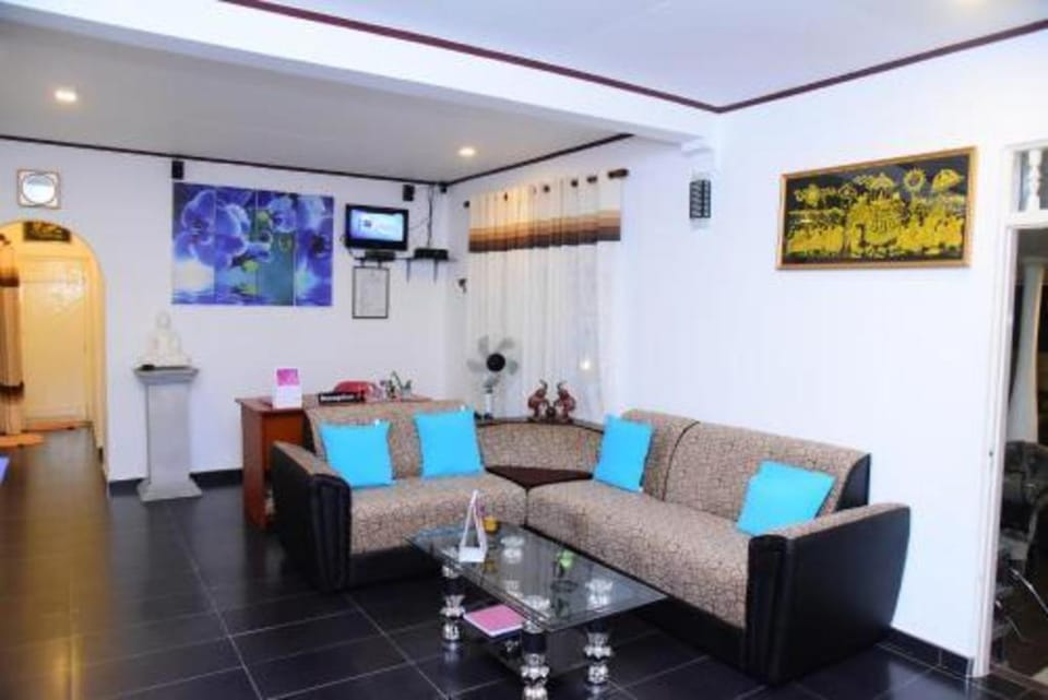 White Villa Airport Transit Hotel Hotel in Western Province