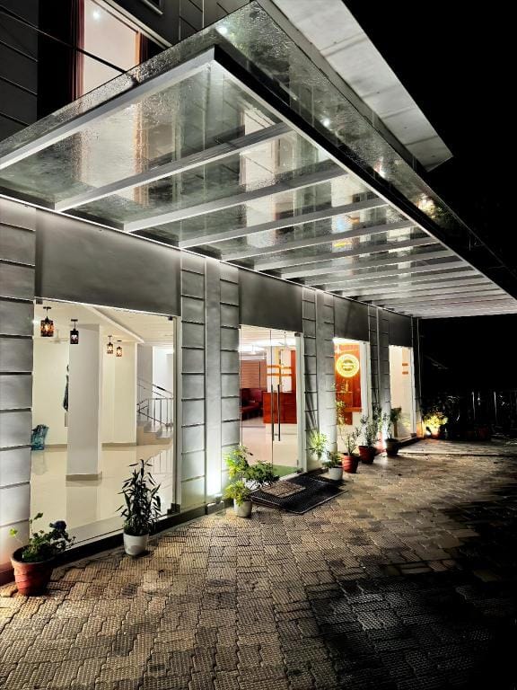 Skybz Bluemount Residency Hotel in Kerala