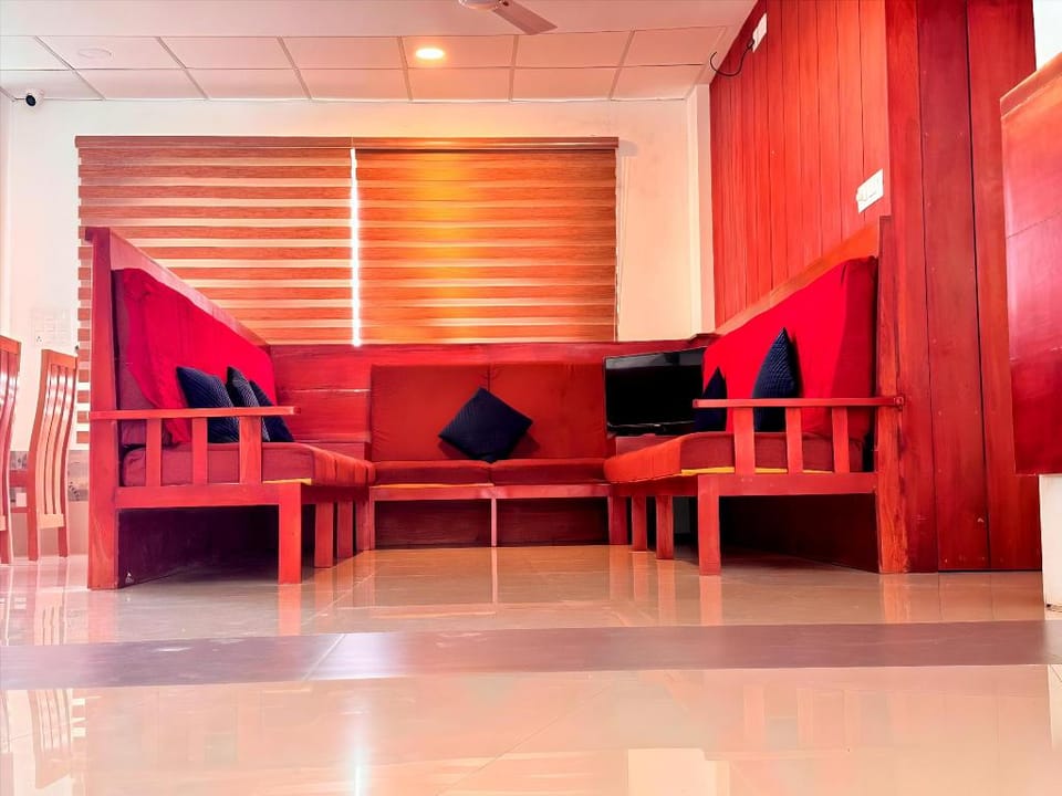 Skybz Bluemount Residency Hotel in Kerala