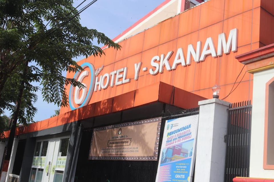 Edu Hotel-Yskanam Hotel in Surabaya