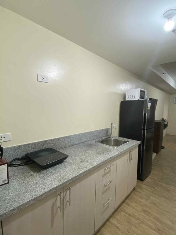 Ananda &EVG Staycation Las pinas City Hotel in Las Pinas
