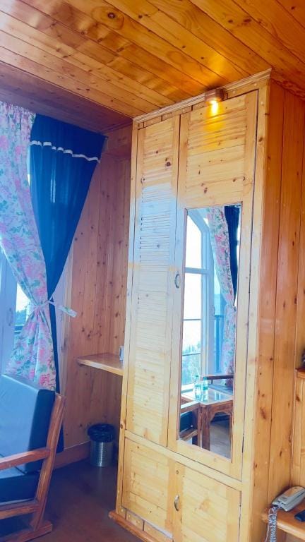 Mashobra Heights Hotel by Shalidrishya Hotel in Himachal Pradesh