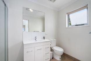Relaxed 2BR, 2BTH Apartment with Balcony & Parking Vacation rental in Canberra