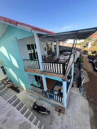 ทนายช้างรีสอร์ทเกาะล้าน Resort in Chon Buri Changwat