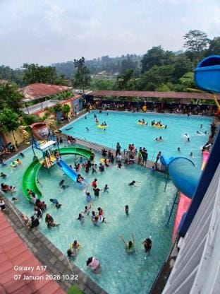 Situ Daun Waterpark & Resort Villa in West Java