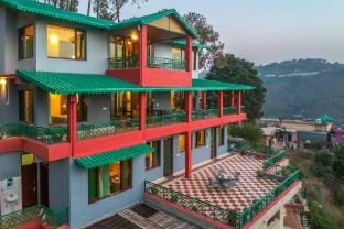 StayVista at 6 Rooms @ Cecil Cottages Villa in Himachal Pradesh
