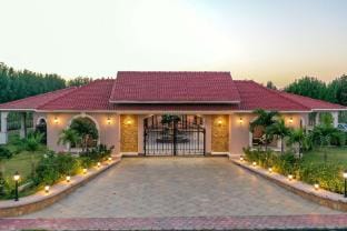 StayVista at 3 Rooms @ Desert Palms Villa in Gujarat