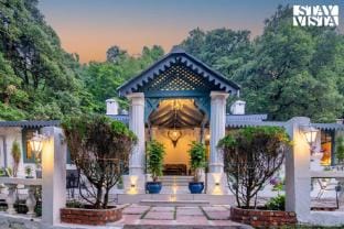 StayVista at Ivy @ The Emily Chalet Villa in Uttarakhand