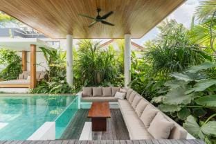 Luxury 3 BR Private Pool Villa With Sauna - 7 mnts From Canggu Beach Villa in North Kuta