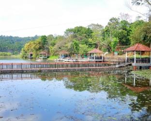 Angel’s Nest 3BR FF near Karlad Lake by Homeyhuts Villa in Kerala