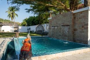 Luxure Villa Rooms 3 – Pool & Shared Kitchen Villa in Sala Dan