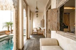 Mediterranean Andalusian 3BR Villa, heart of Ulu Villa in Bali