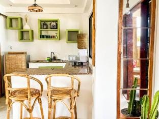 Casa Talisay · Cosy, Beachfront, Sunrise & Bathtub Villa in General Luna
