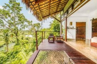The River Hideaway · Generator, Big Net, View Villa in General Luna