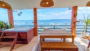 Casa Tamaya · 2 Bedroom, Beachfront view & Bathtub Villa in General Luna