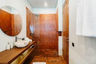 Desa Terra 1: Moroccan 2BR & Infinity Pool w/ View Villa in North Kuta