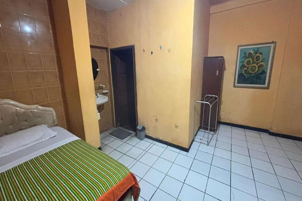 OYO 95140 Metro Guest House Hotel in Yogyakarta