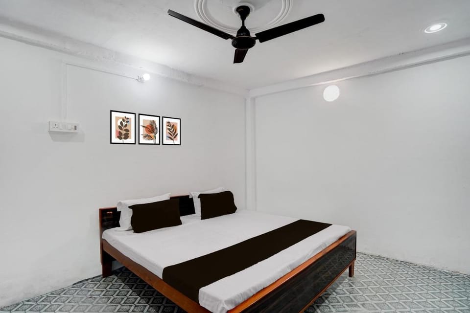 SPOT ON 6100 Luxury Club Hotel in Uttar Pradesh