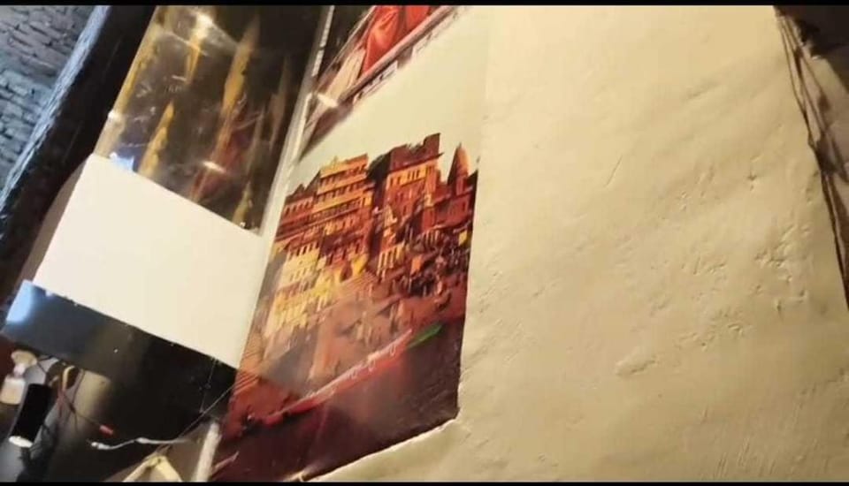 SPOT ON The Gilded Petals Apartment in Varanasi