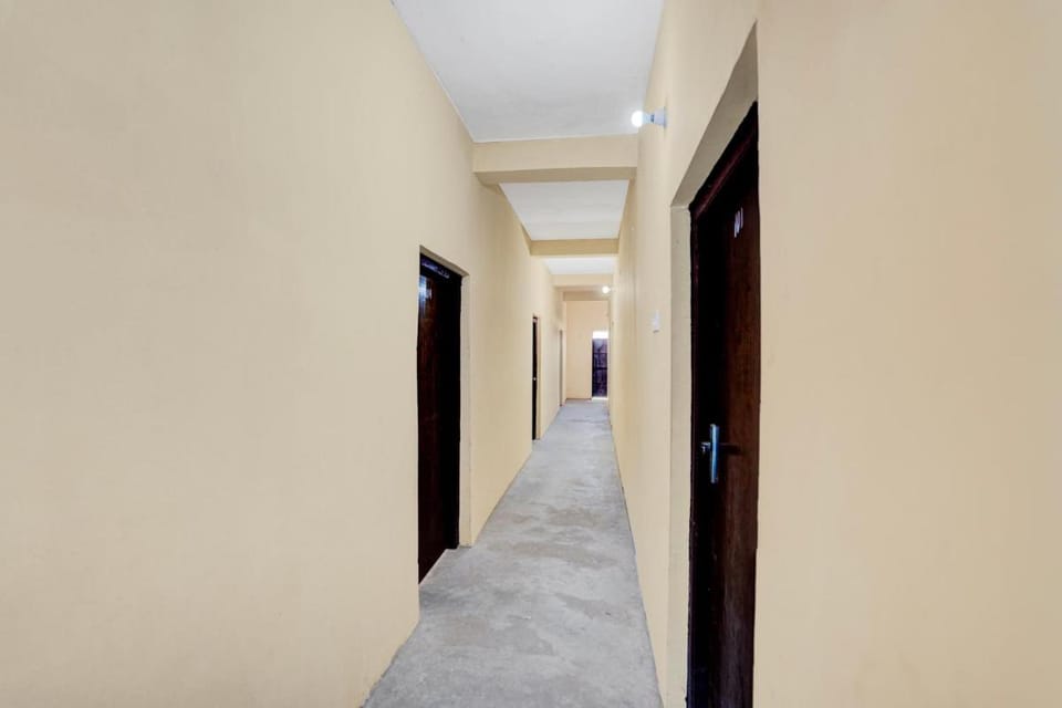 SPOT ON Yatri Niwas Guest House Hotel in Uttar Pradesh