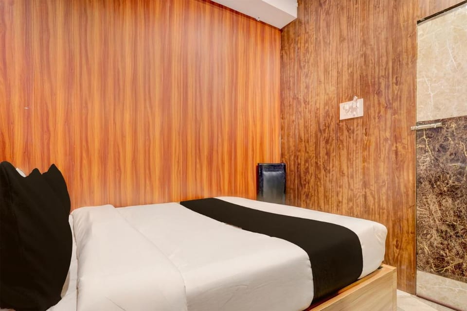 SPOT ON Hotel Emerald Hotel in India