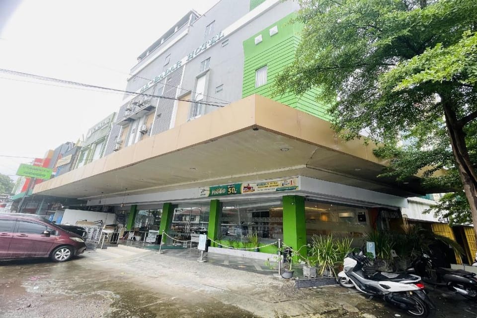 Hotel O near Mall Panakukkang formerly Al-Badar Hotel Syariah Hotel in Indonesia