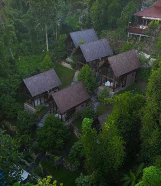 Luxury Riverside Cabins at Nunu Bali Hotel in Kediri